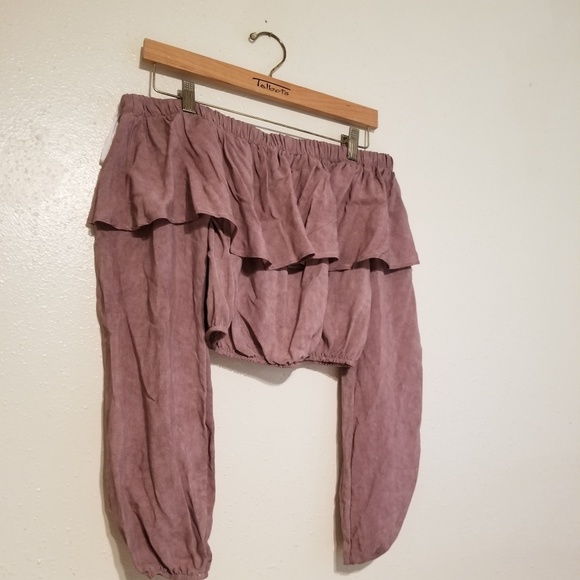 Dusty Rose off shoulder ruffled crop top - Picture 4 of 5